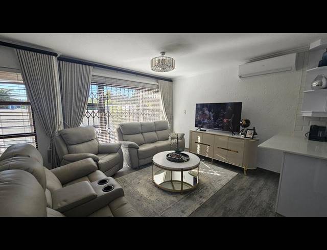 2 BEDROOM TOWNHOUSE FOR SALE IN MORNINGSIDE